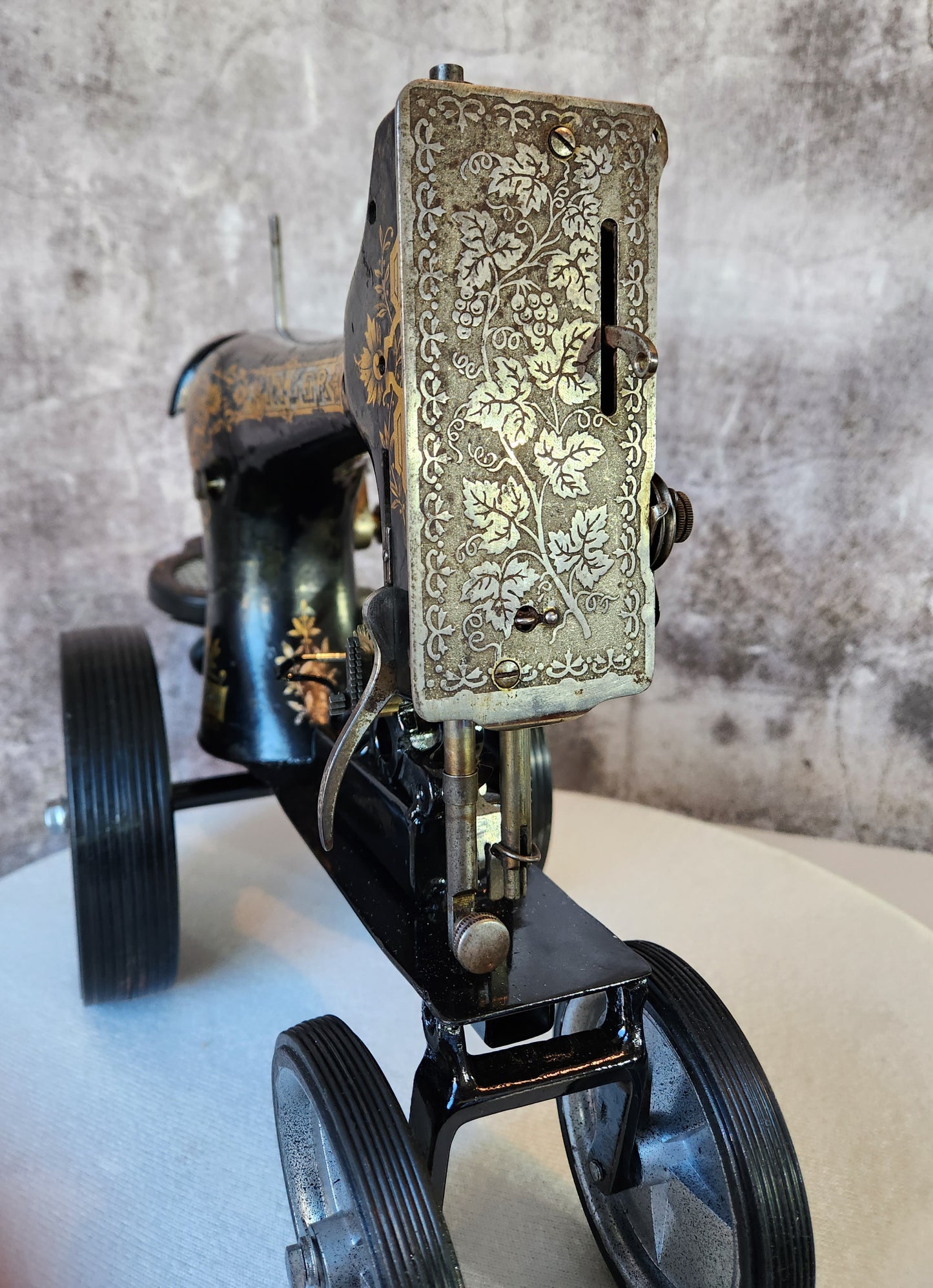 Traction Singer Engine