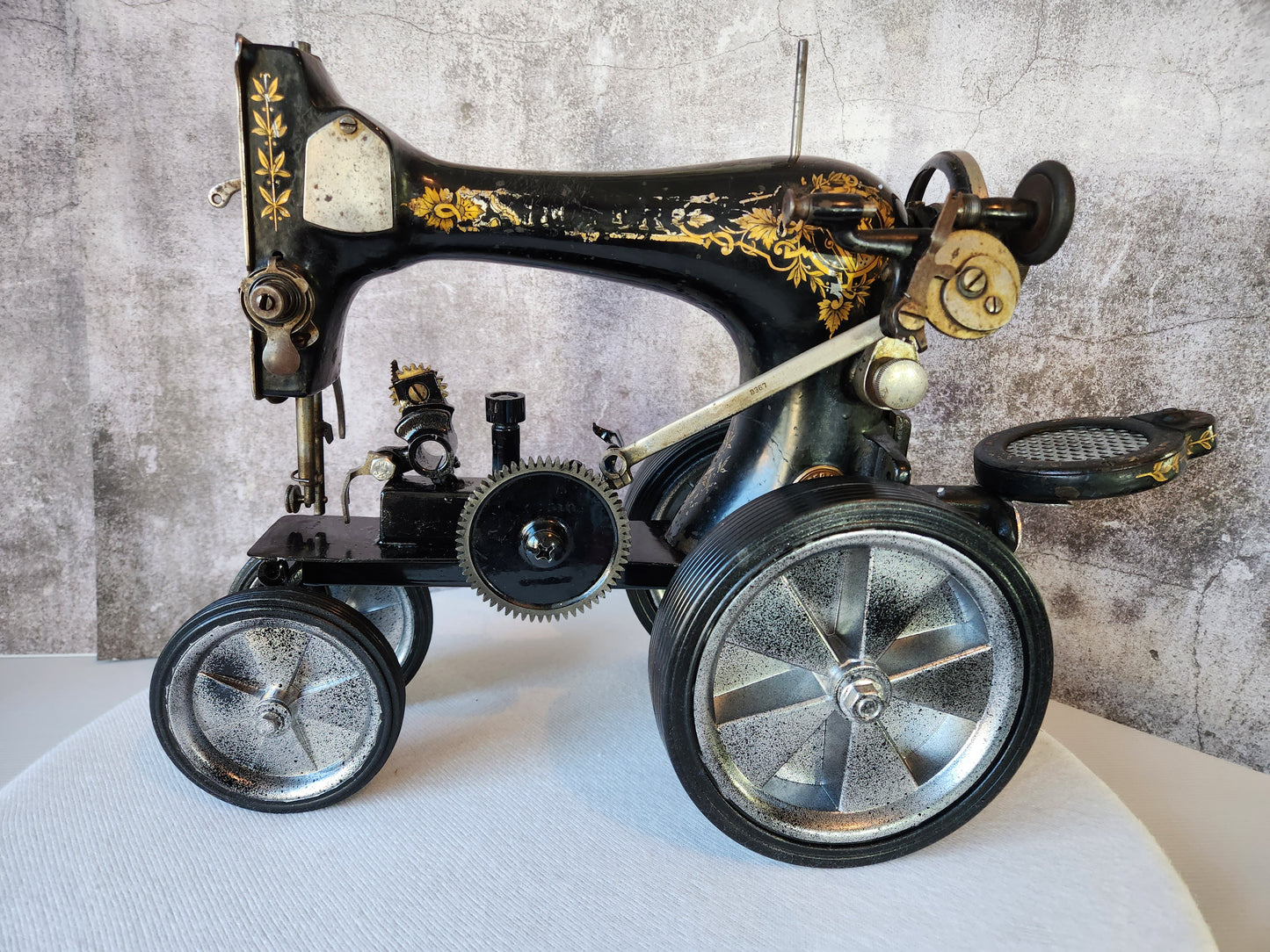 Traction Singer Engine