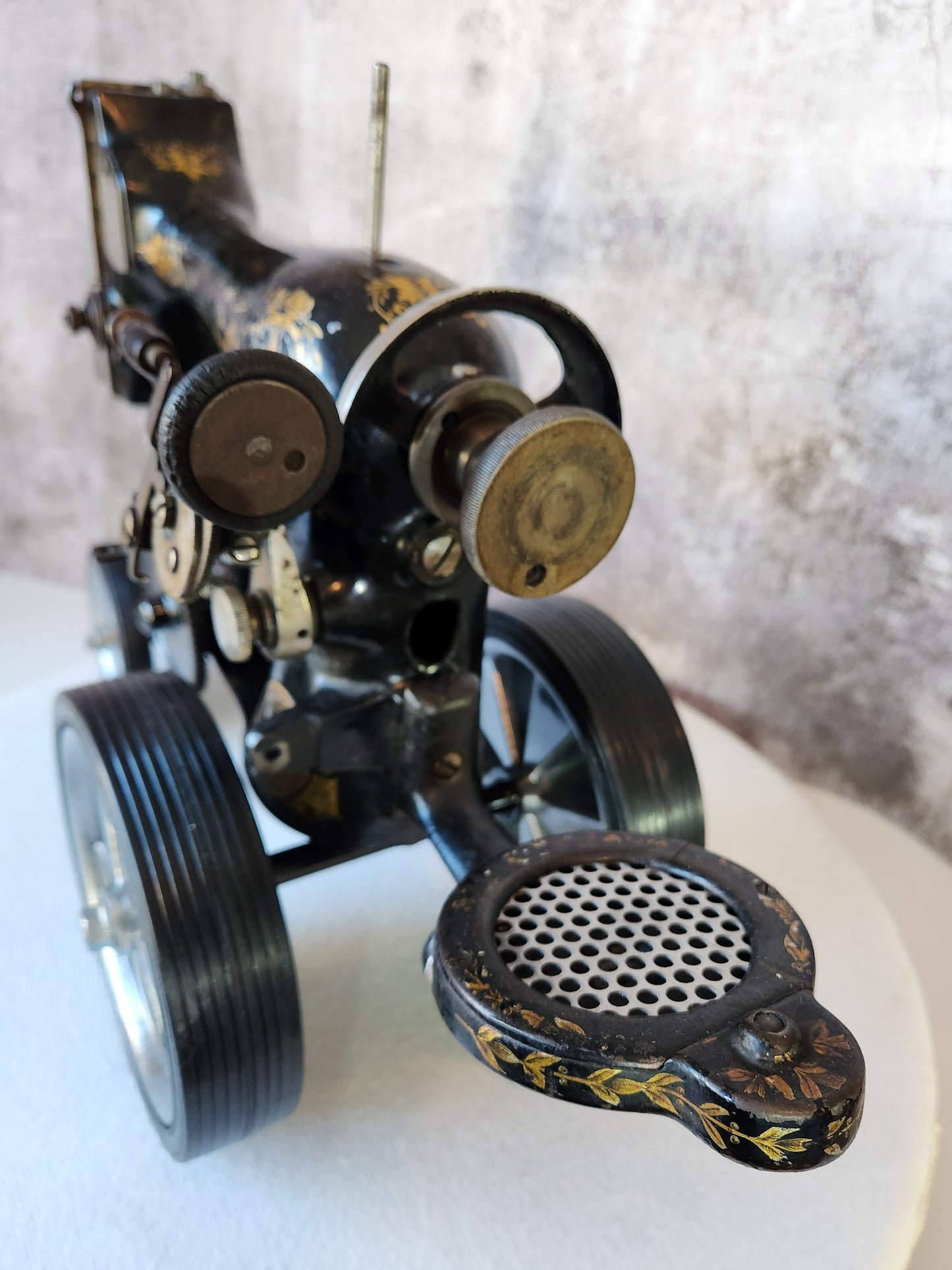 Traction Singer Engine